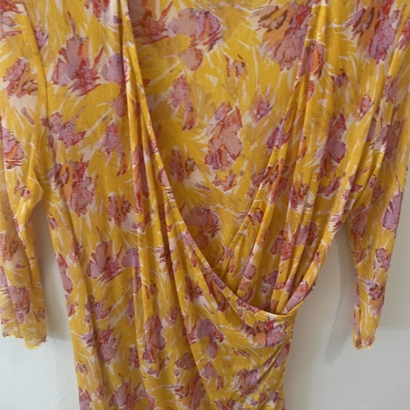 Diane Von Furstenberg Maternity Yellow and Pink Sheer Cross Over Top Size Small - Picture 3 of 6